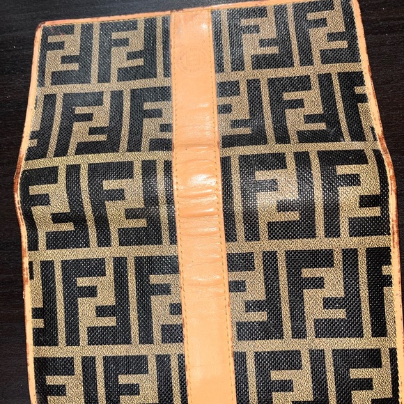Vintage Fendi Wallet - Picture 3 of 3